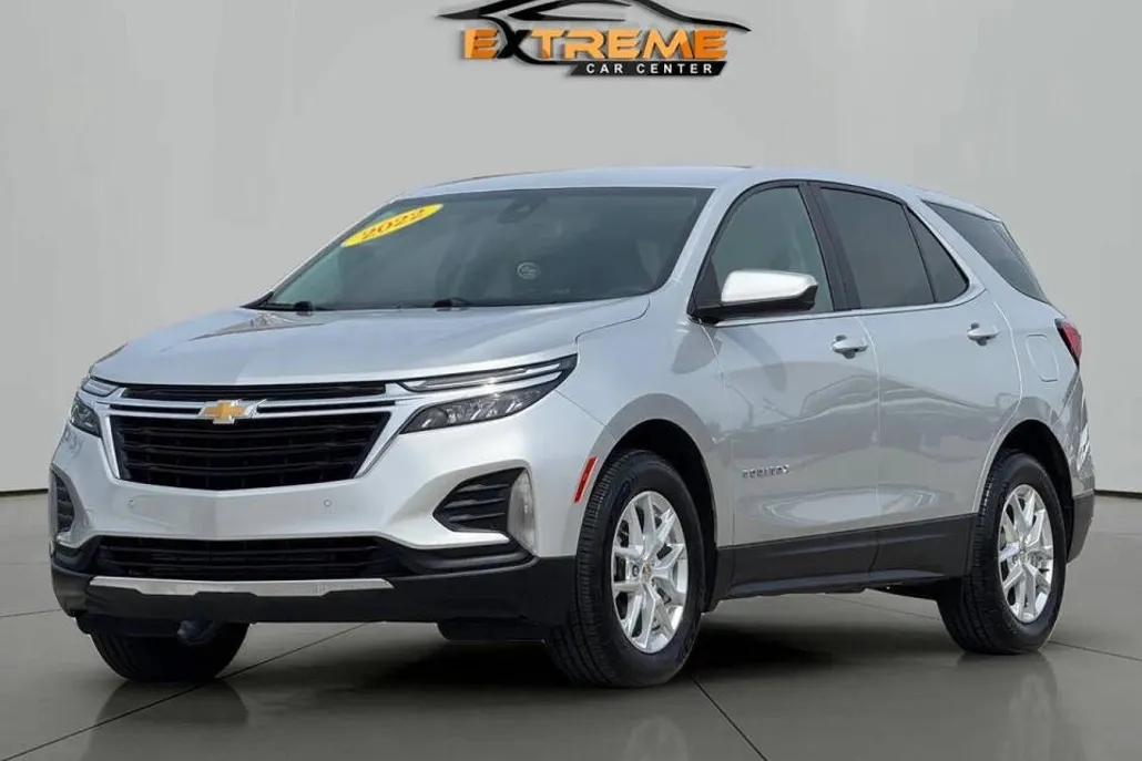 2022 Chevrolet Equinox LT photo 1