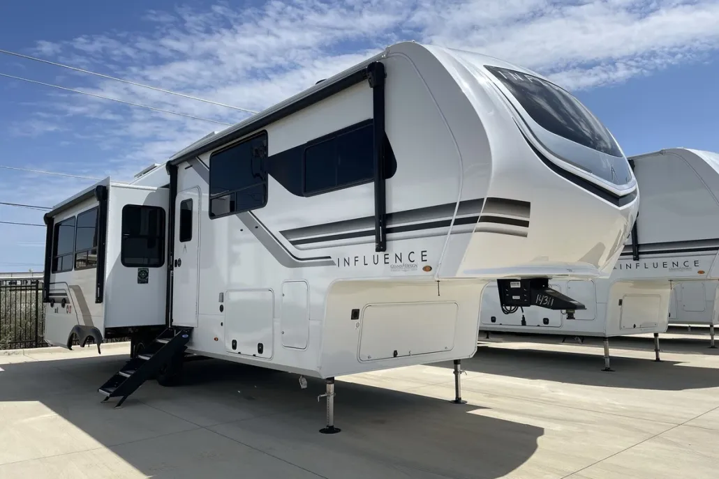 2025 Grand Design Recreational Solitude Wide body photo 1