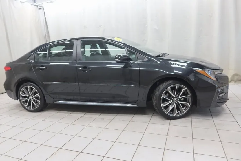 2022 Toyota Corolla SE photo 1