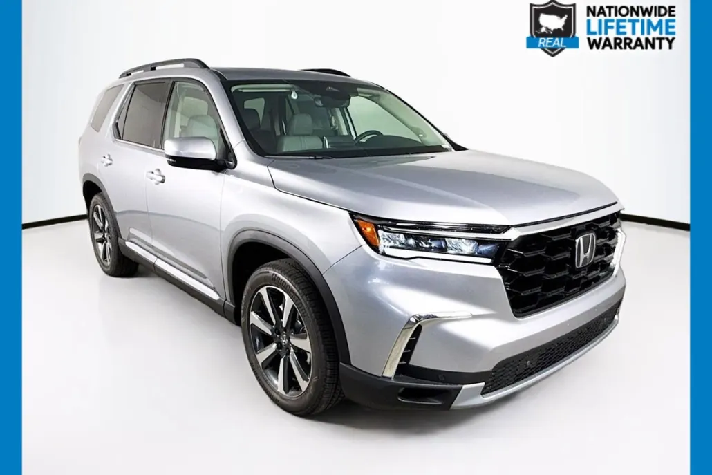 2025 Honda Pilot Touring photo 1