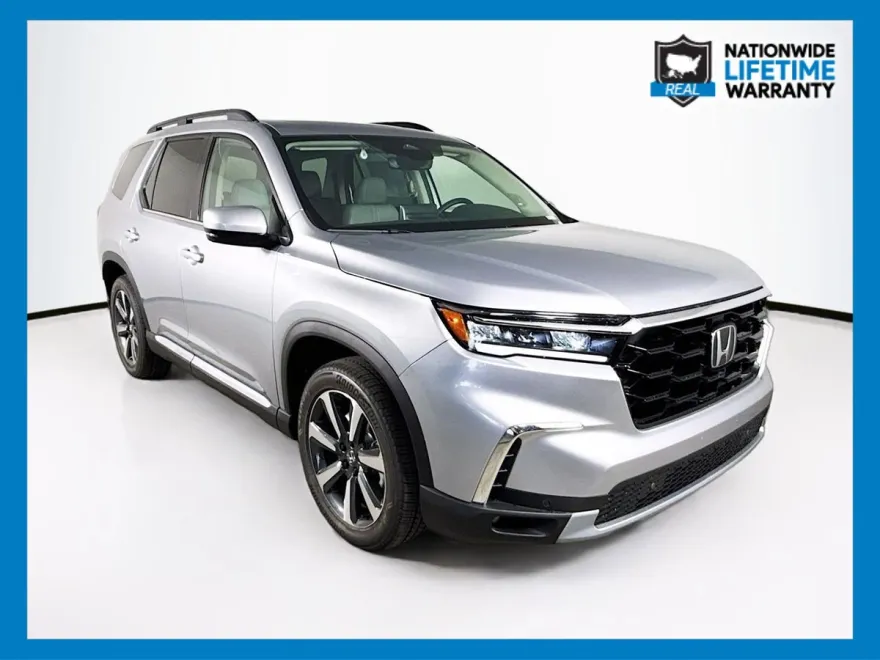2025 Honda Pilot Touring photo 1