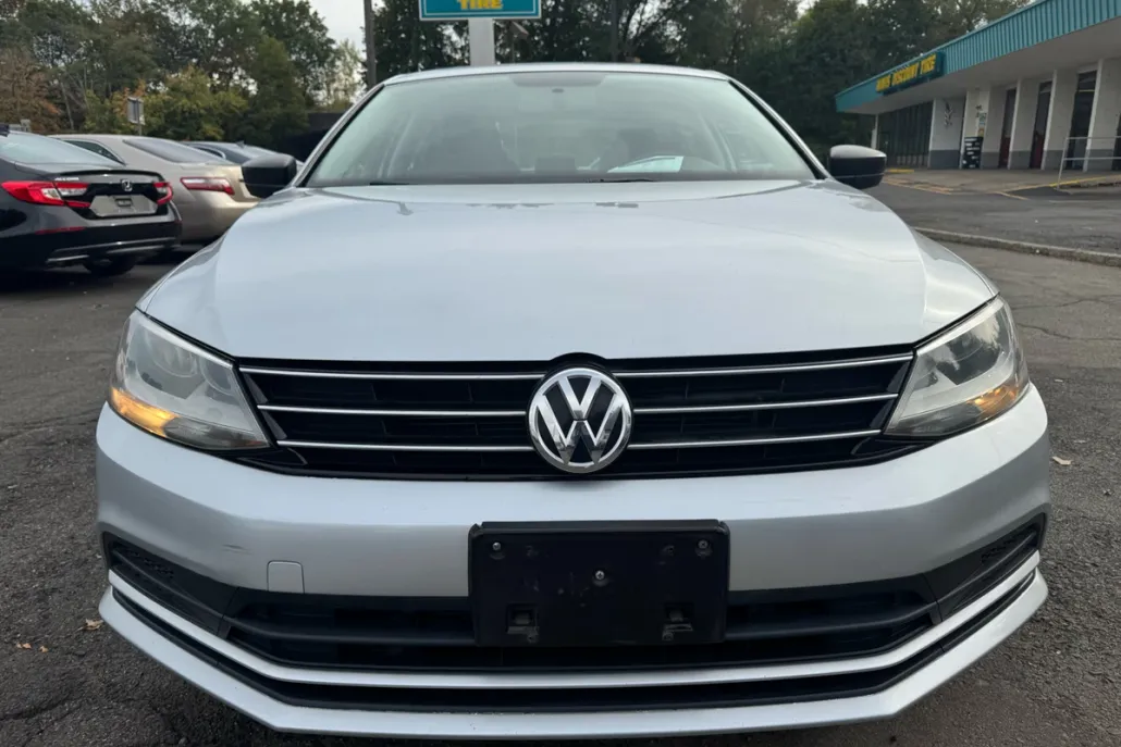 2015 Volkswagen Jetta 2.0 S photo 1