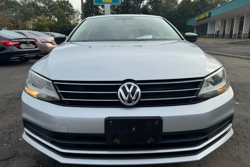 2015 Volkswagen Jetta 2.0 S photo 1