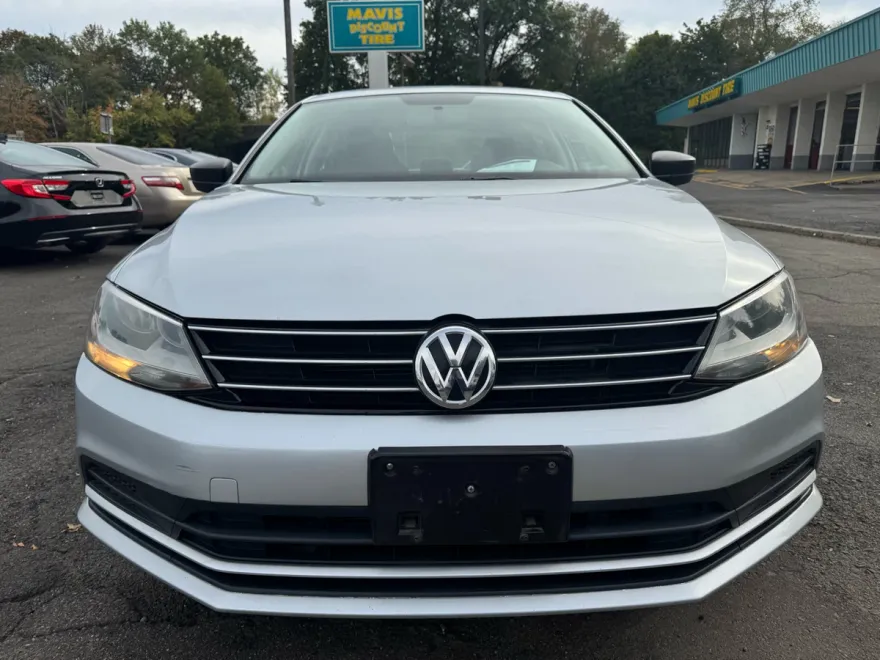 2015 Volkswagen Jetta 2.0 S photo 1