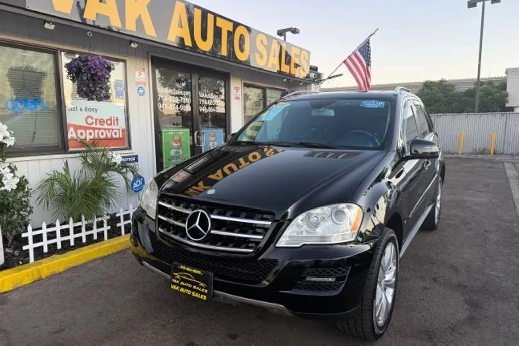 2011 Mercedes Benz ML 350 4MATIC photo 1