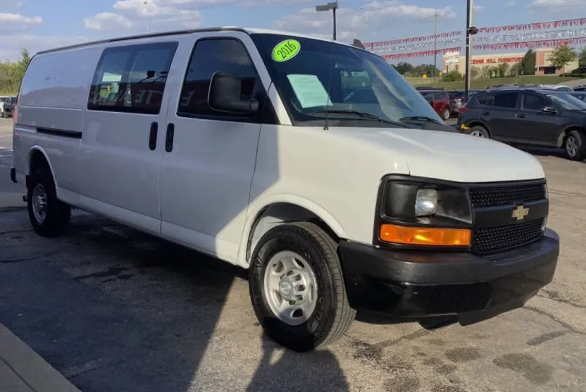 2016 Chevrolet Express 3500 Cargo Van photo 1