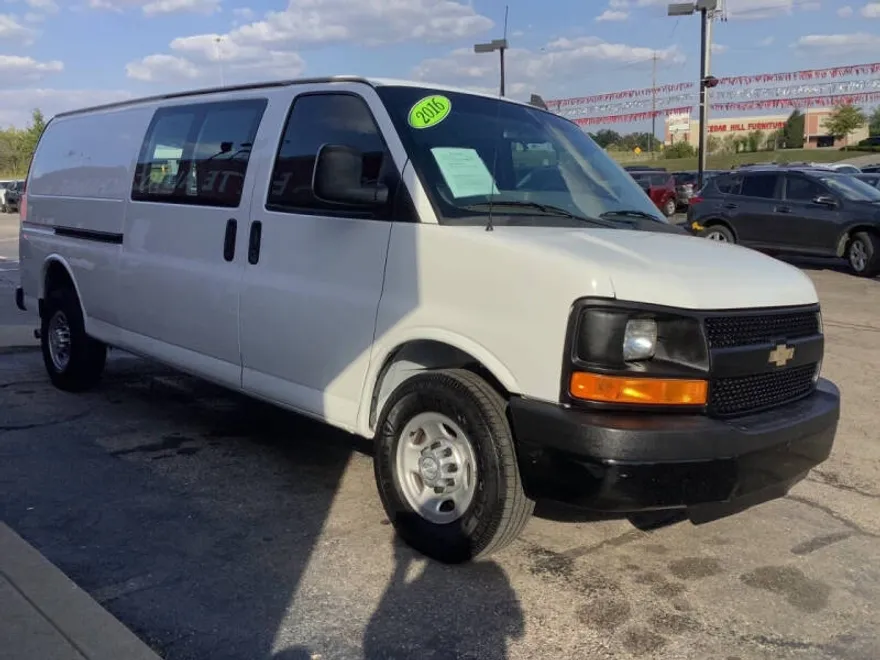2016 Chevrolet Express 3500 Cargo Van photo 1