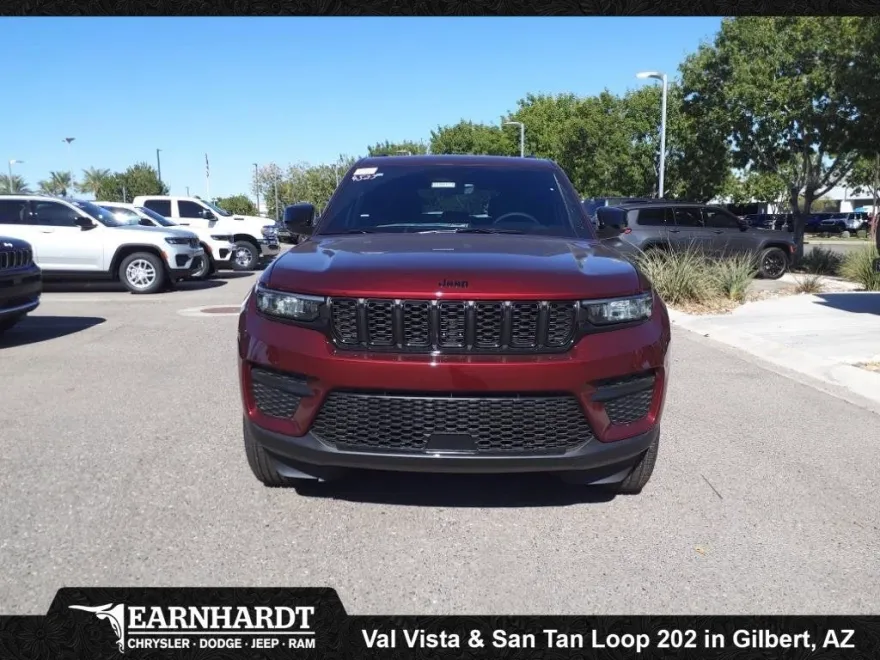 2025 Jeep Grand Cherokee Laredo Altitude photo 1