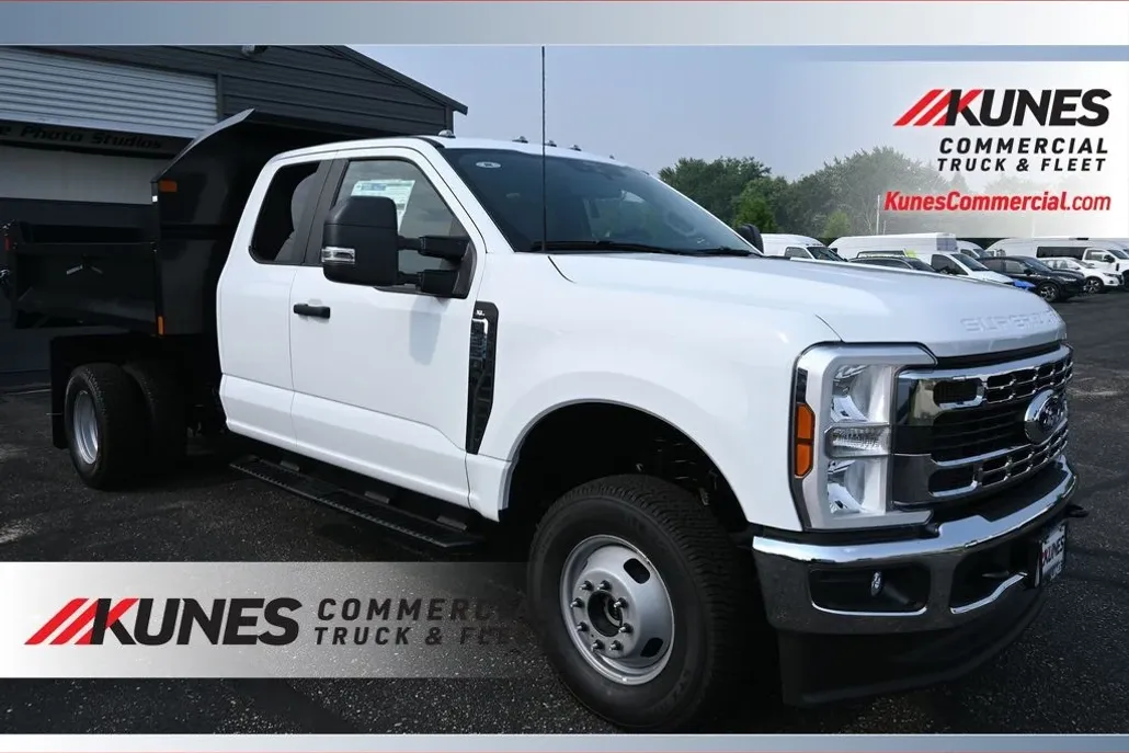 2025 Ford F-350 XL photo 1