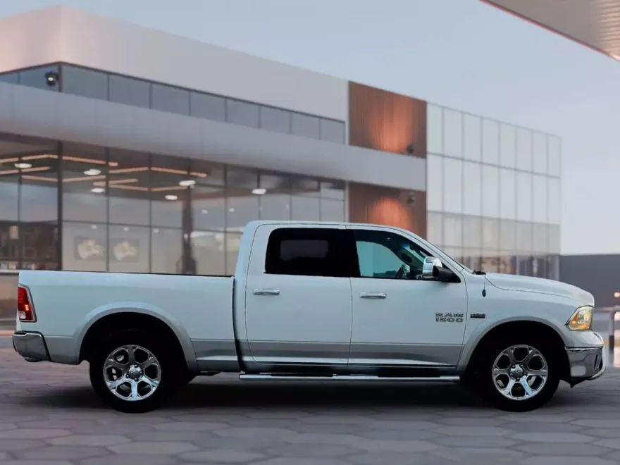 2014 Ram 1500 Laramie photo 5