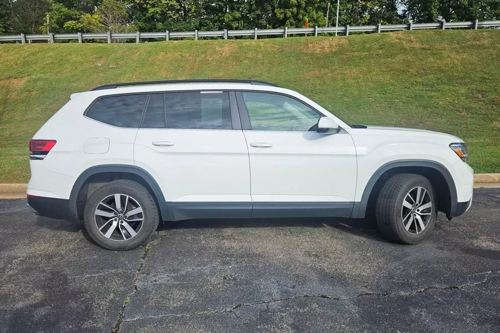 2021 Volkswagen Atlas SE photo 1