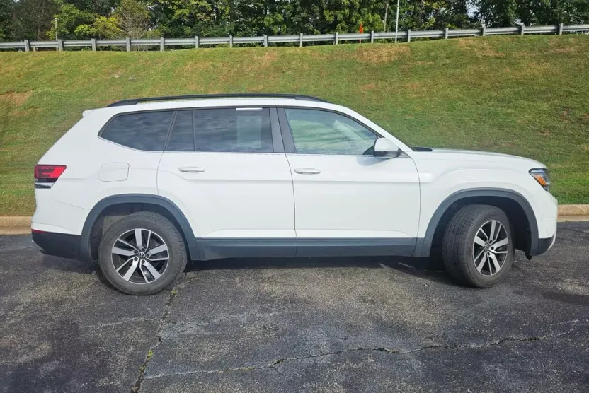 2021 Volkswagen Atlas SE photo 1