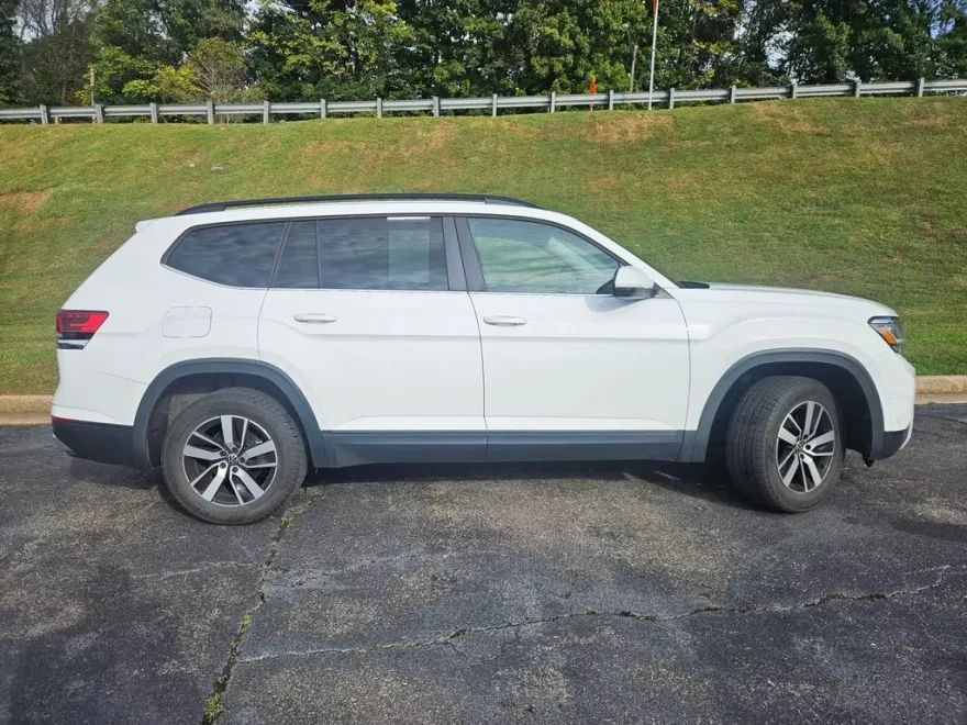 2021 Volkswagen Atlas SE photo 1