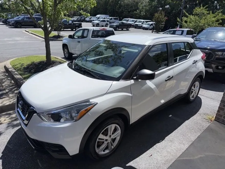 2020 Nissan Kicks S photo 1