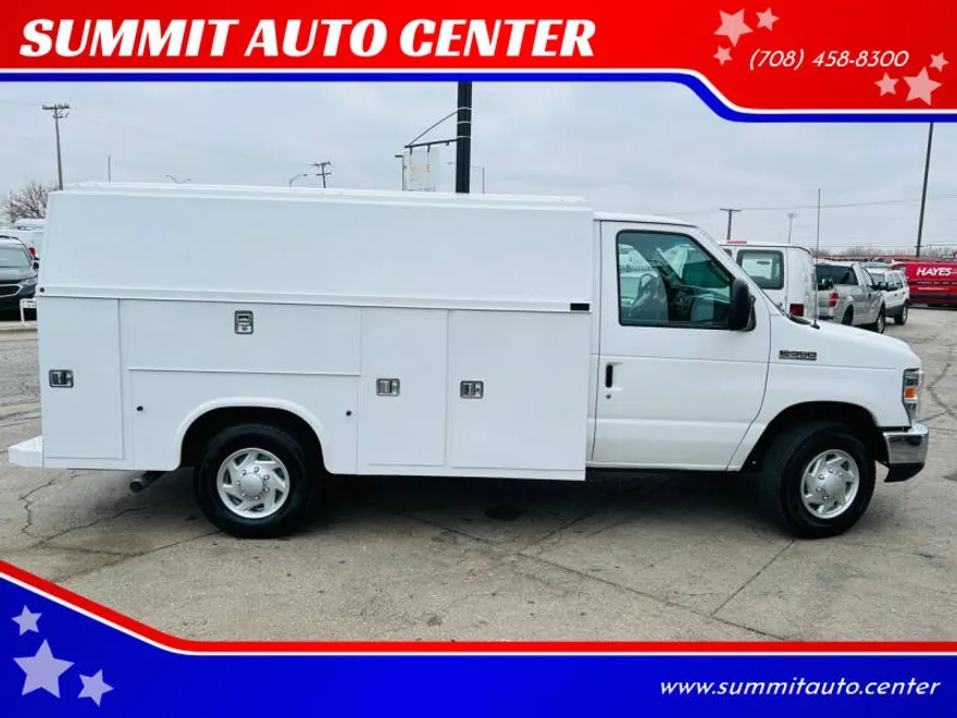 2011 Ford E-350 photo 1
