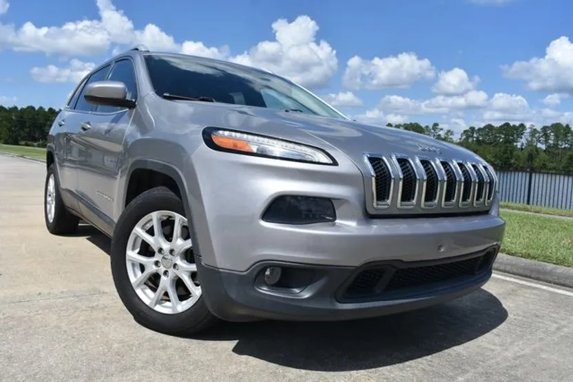 2015 Jeep Cherokee Latitude photo 1