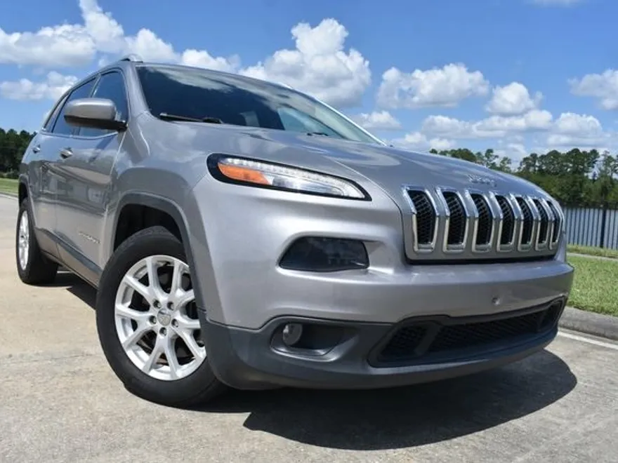 2015 Jeep Cherokee Latitude photo 1