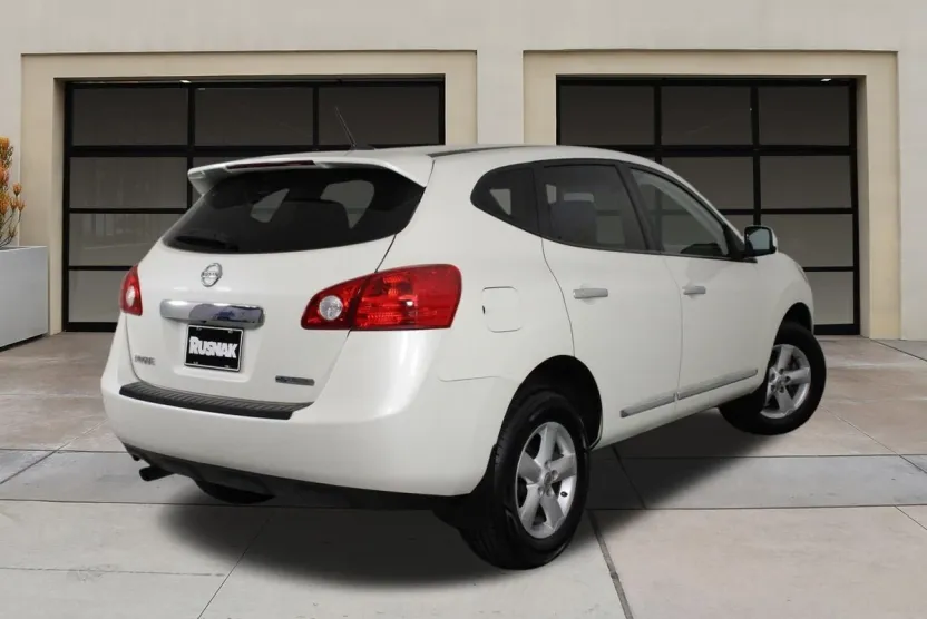 2013 Nissan Rogue S photo 1