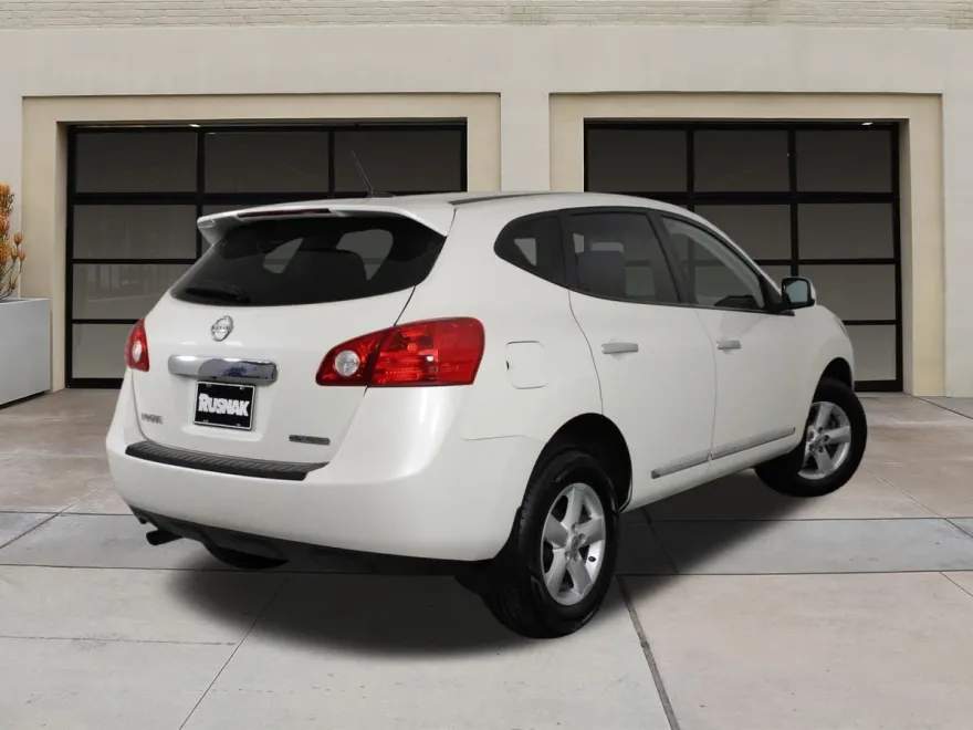 2013 Nissan Rogue S photo 1