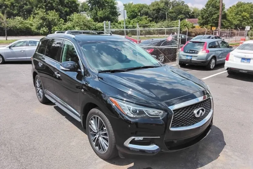 2017 Infiniti QX60 photo 1