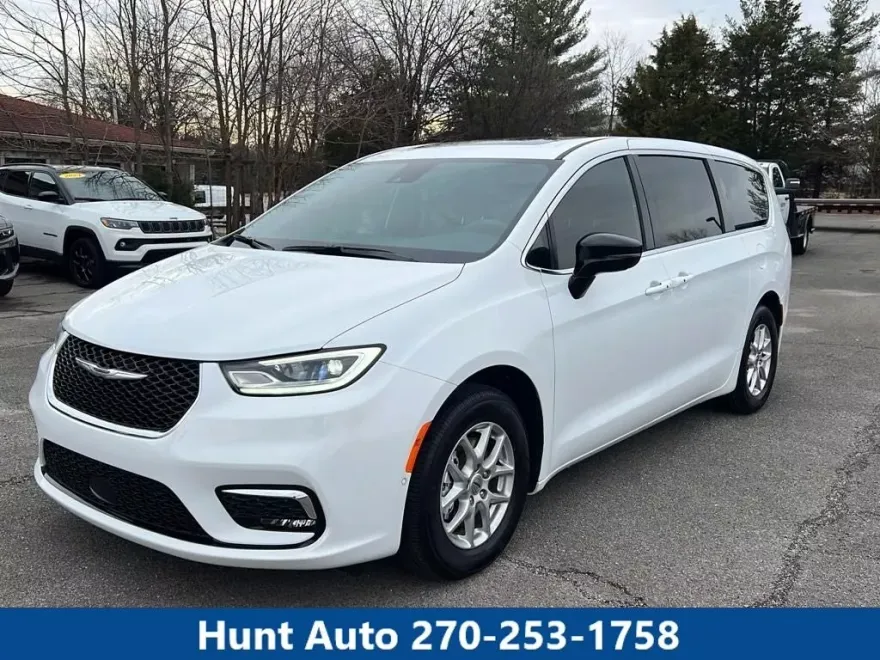 2025 Chrysler Pacifica photo 1