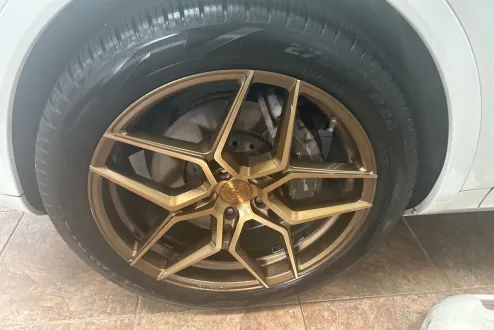 2022 Porsche Cayenne Base photo 2