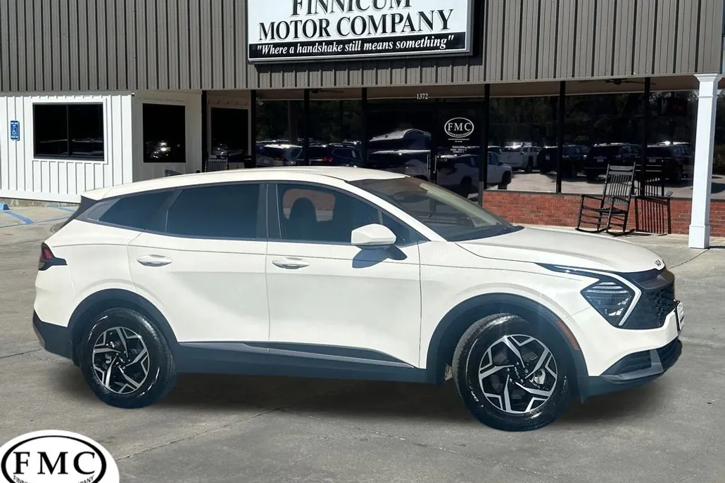 2025 Kia Sportage LX photo 1
