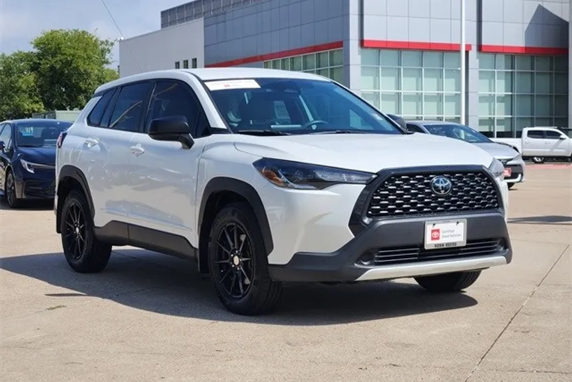 2023 Toyota Corolla Cross L photo 1