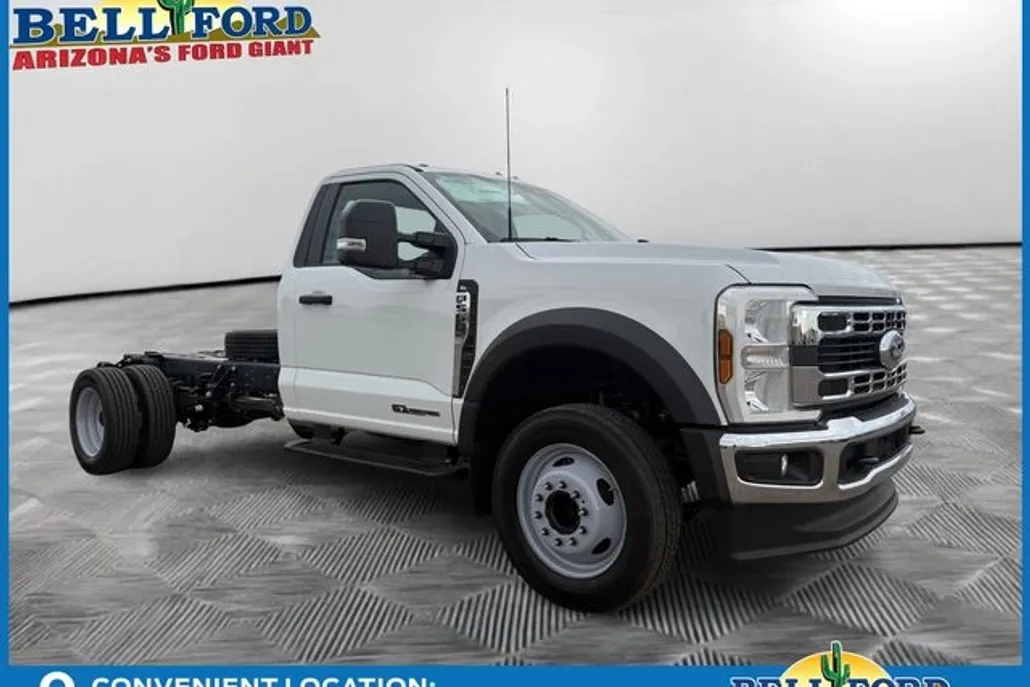 2025 Ford F-550 photo 1
