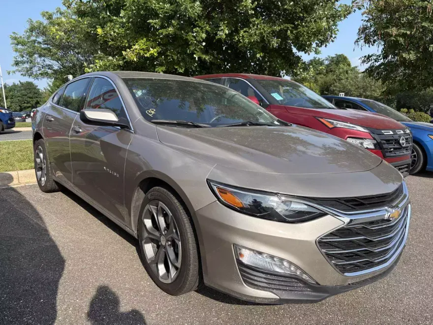 2024 Chevrolet Malibu 1LT photo 1