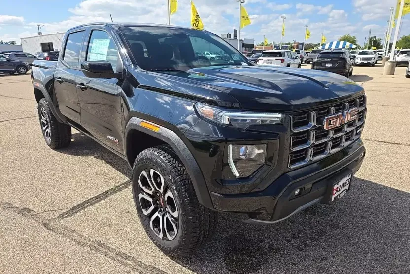 2025 Gmc Canyon AT4 photo 1