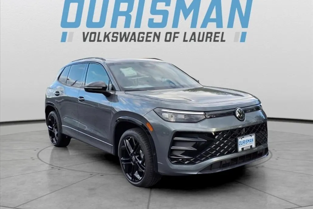 2025 Volkswagen Tiguan SE R-Line Black photo 1