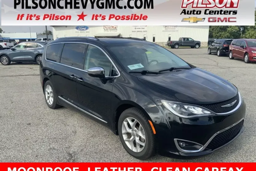2019 Chrysler Pacifica Limited photo 1