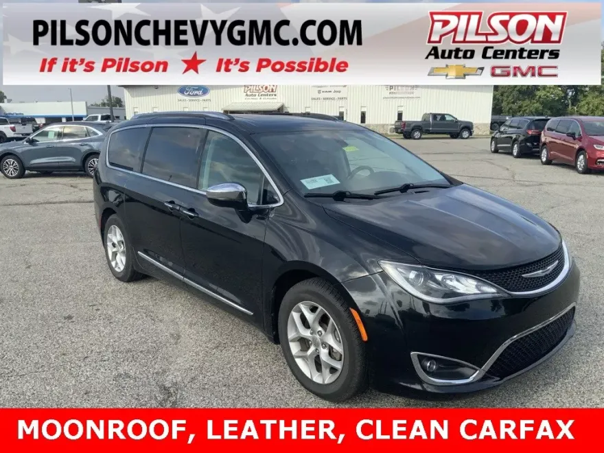 2019 Chrysler Pacifica Limited photo 1