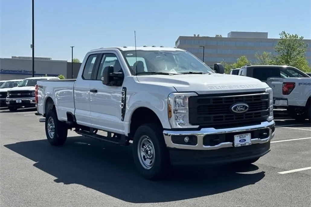 2025 Ford F-350 photo 1