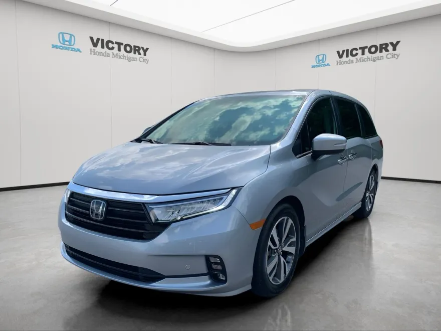 2023 Honda Odyssey Touring photo 1
