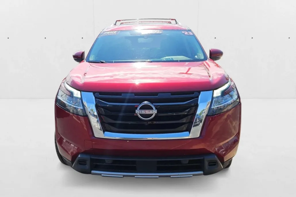 2023 Nissan Pathfinder SL photo 1