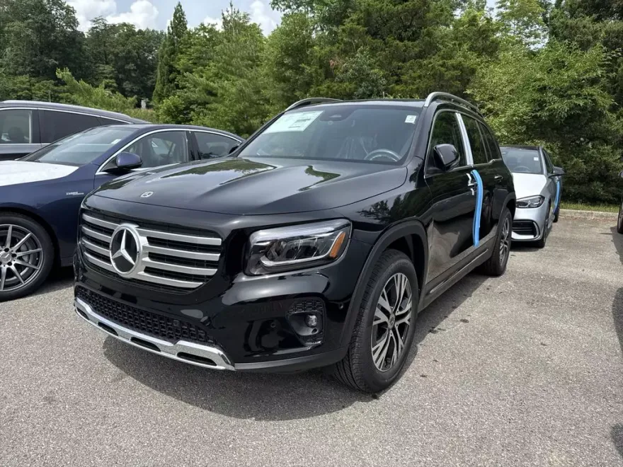 2025 Mercedes Benz GLB 250 4MATIC photo 1
