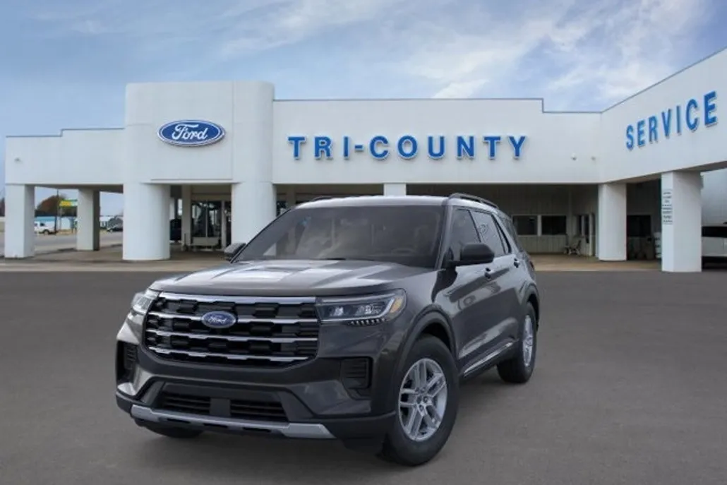 2025 Ford Explorer photo 1