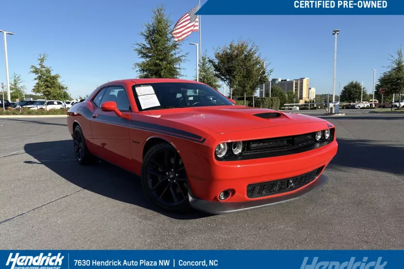 2022 Dodge Challenger R/T photo 1
