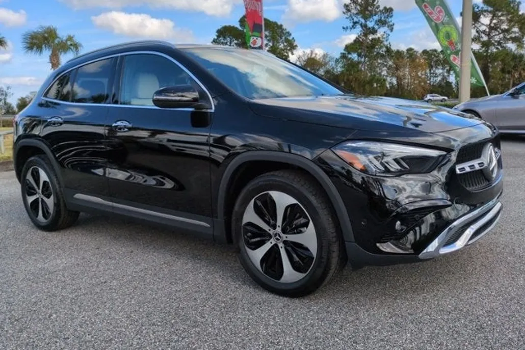 2025 Mercedes Benz GLA 250 photo 1