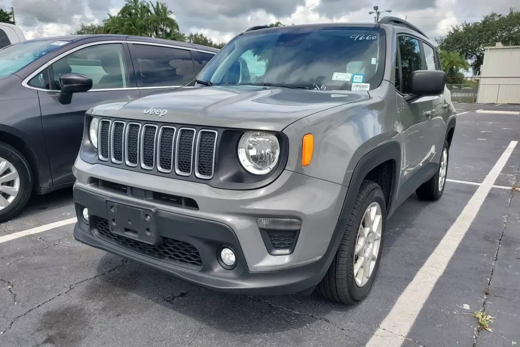 2022 Jeep Renegade Latitude photo 1