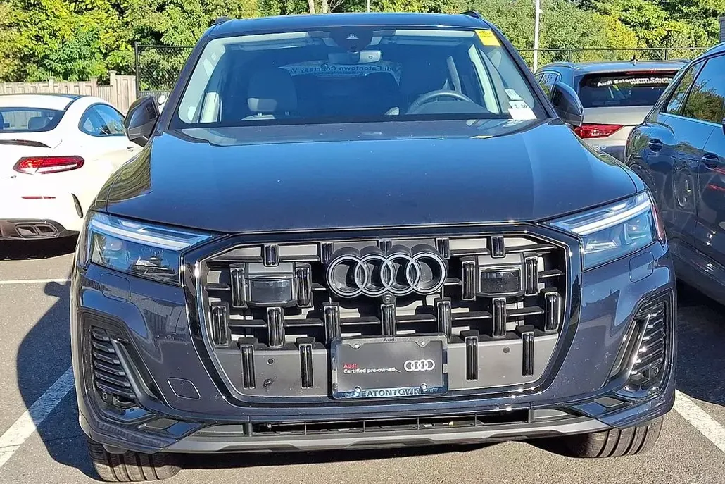 2025 Audi Q7 45 Premium Plus photo 1