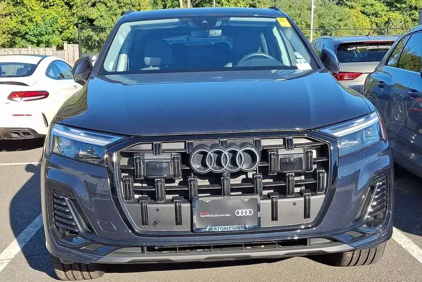 2025 Audi Q7 45 Premium Plus photo 1