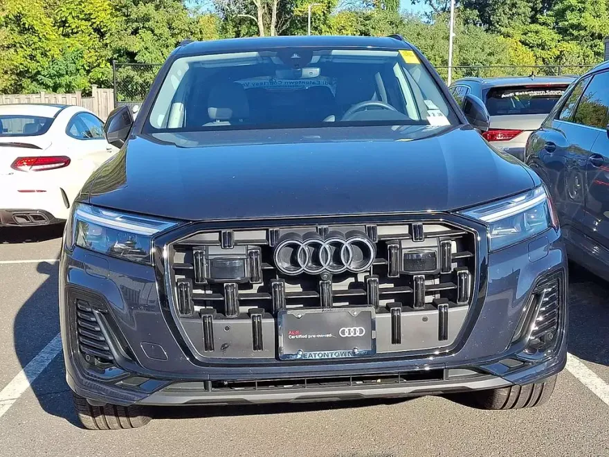 2025 Audi Q7 45 Premium Plus photo 1