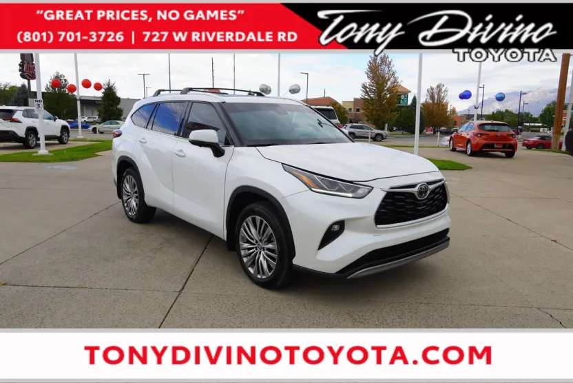2023 Toyota Highlander Platinum photo 1