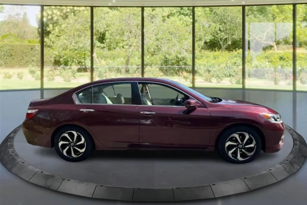 2016 Honda Accord EX-L photo 1