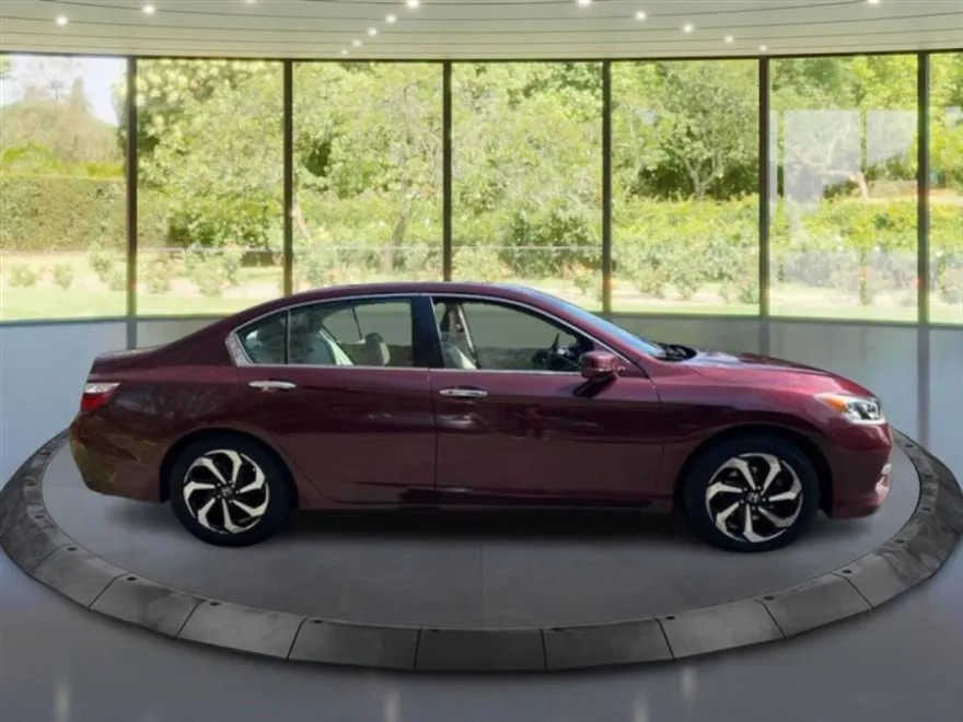 2016 Honda Accord EX-L photo 1