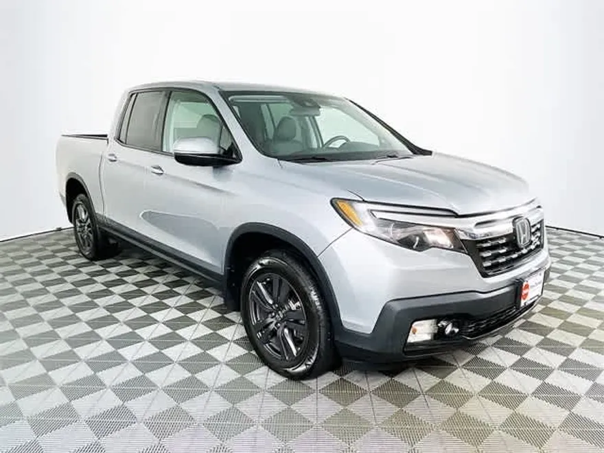 2020 Honda Ridgeline Sport photo 1