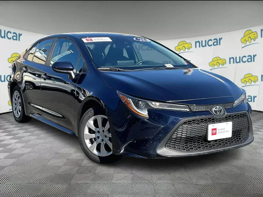 2022 Toyota Corolla LE photo 1